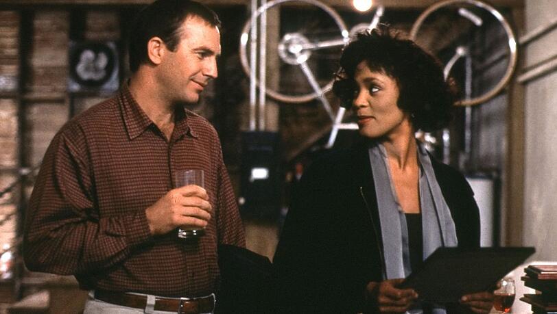Kevin Costner und Whitney Houston waren 1992 gemeinsam im Filmklassiker "Bodyguard" zu sehen.