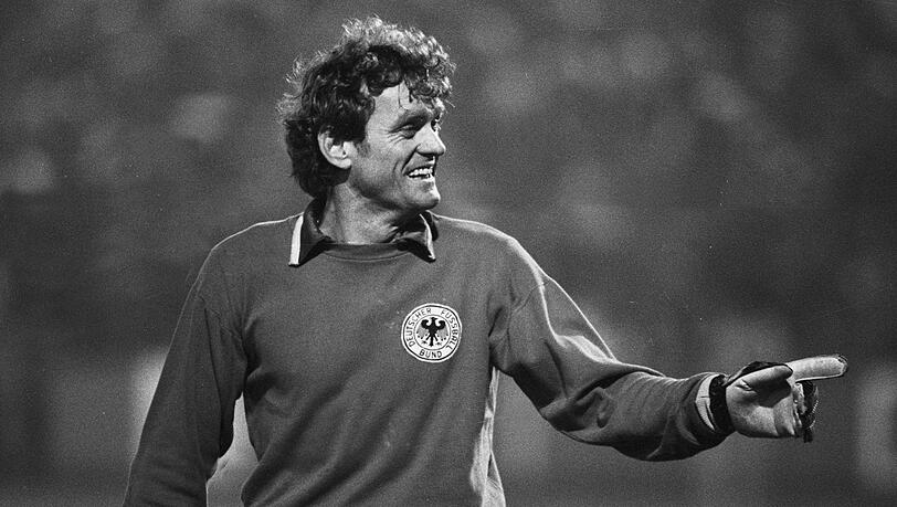 Sepp Maier war beim FC Bayern und in der Nationalmannschaft im Tor. Sepp Maier war beim FC Bayern und in der Nationalmannschaft im Tor.