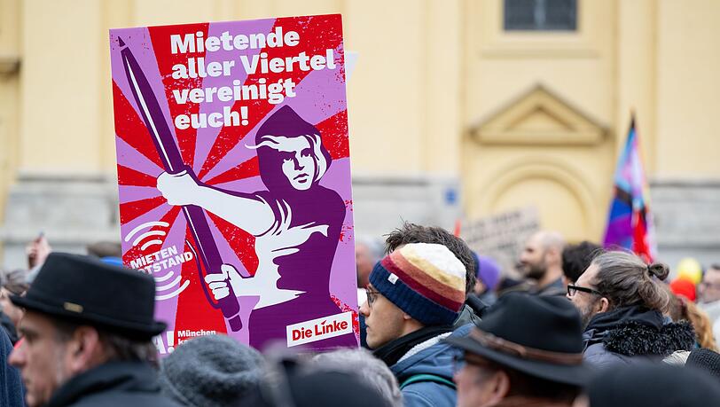 In M&uuml;nchen und anderen Gro&szlig;st&auml;dten formiert sich mittlerweile Widerstand gegen die stetig steigenden Mieten. Anders als Ifo-Pr&auml;sident Fuest fordern die Demonstranten jedoch eine Versch&auml;rfung der Mietpreisbremse. (Archivbild)