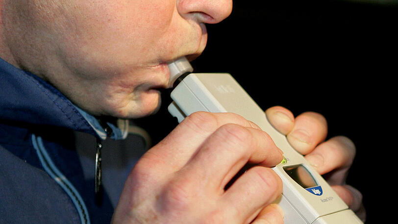 Zur Wiesn-Zeit hat das Polizeipräsidium Oberbayern Nord verschärft Alkoholtests durchgeführt. (Symbolbild)