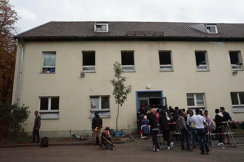 Sehen Sie hier weitere Bilder vom Besuch in der Bayernkaserne.