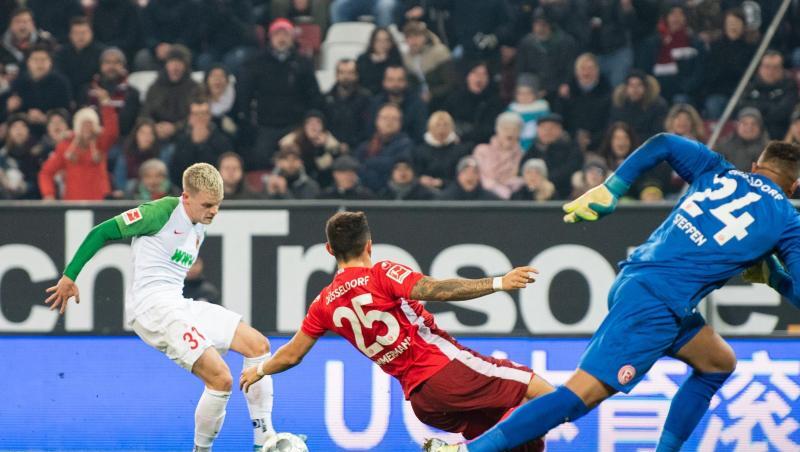 Philipp Max (l) brachte den FC Augsburg mit seinem Tor zum 1:0 auf die Siegerstraße gegen Düsseldorf. Philipp Max (l) brachte den FC Augsburg mit seinem Tor zum 1:0 auf die Siegerstraße gegen Düsseldorf.