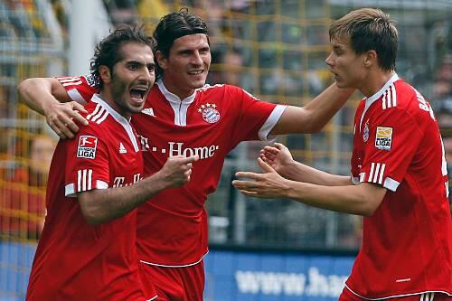 So jubeln konnte er zuletzt selten: Hamit Altintop (links) beim 5:1-Sieg der Bayern in Dortmund mit den Mitspielern Mario Gomez und Anatoli Timoschtschuk.