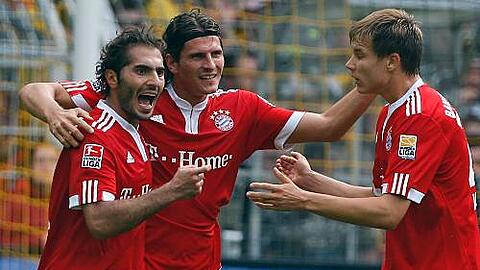 So jubeln konnte er zuletzt selten: Hamit Altintop (links) beim 5:1-Sieg der Bayern in Dortmund mit den Mitspielern Mario Gomez und Anatoli Timoschtschuk.