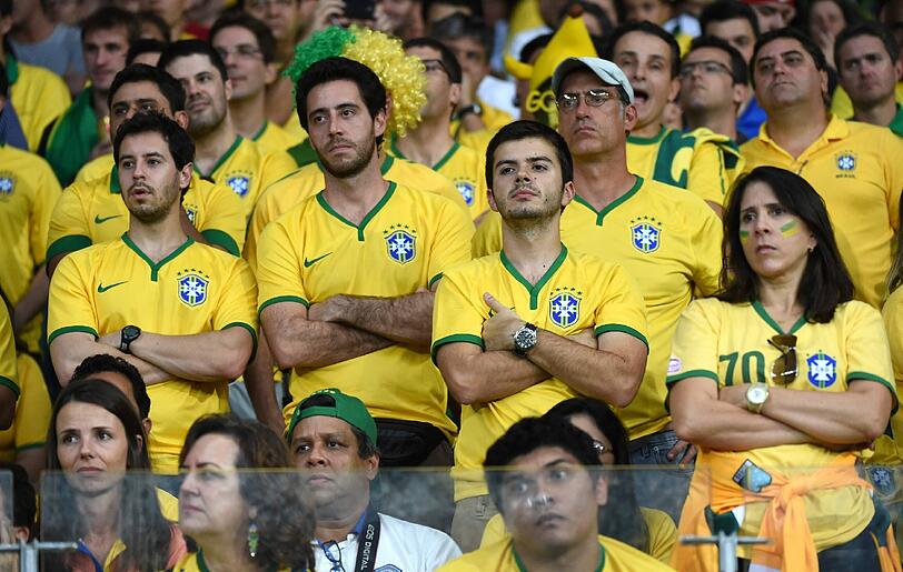 Die brasilianischen Fans konnten es nicht fassen. Ergreifende Szenen der Trauer. Die Bilder.