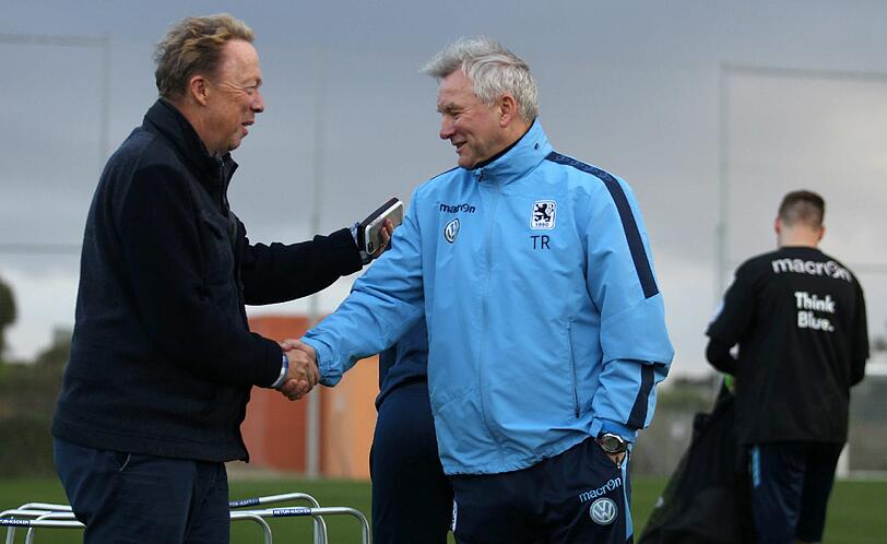 Schon am dritten Tag besuchte Löwen-Präsident Peter Cassalette die Mannschaft und Trainer Benno Möhlmann.