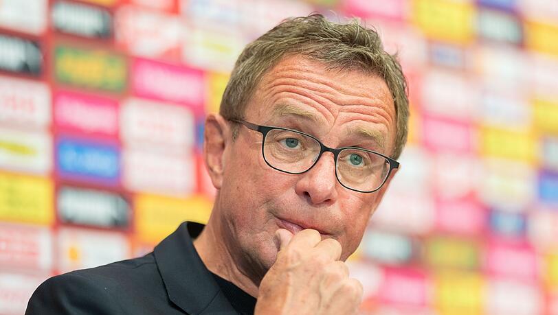 Ralf Rangnick während einer Pressekonferenz.
