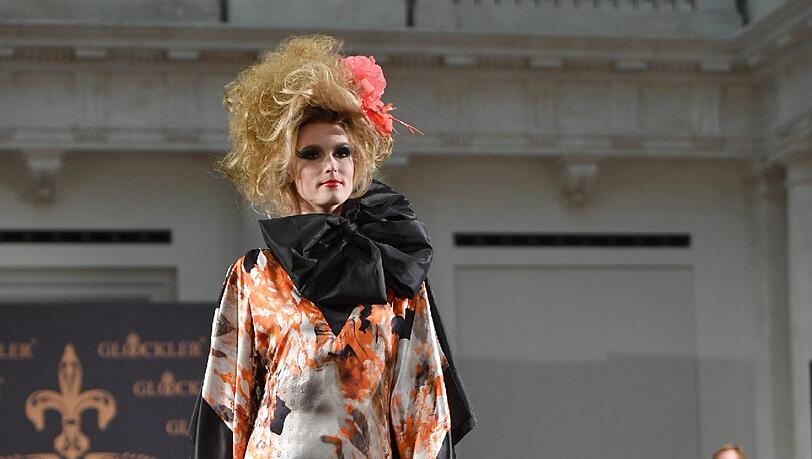 Harald Glööckler hat auf der Berlin Fashion Week seine neue Kollektion präsentiert. Harald Glööckler hat auf der Berlin Fashion Week seine neue Kollektion präsentiert.