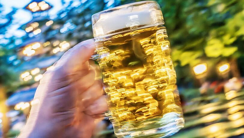 Eine Maß Bier - eine Brau-Tradition in Franken geht nun zu Ende.