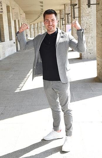 Ex-Turner Philipp Boy: “Ich lasse die Hüllen fallen, weil ich junge Menschen dazu animieren möchte, sensibler mit dem Thema Krebs umzugehen: Dass es kein Tabu-Thema mehr und ganz normal ist, schon frühzeitig zur Vorsorge zu gehen.“