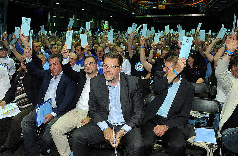 Bei der letzten Mitgliederversammlung des TSV 1860 am 14. Juli 2013 wurde Gerhard Mayrhofer zum Präsidenten gewählt - musste sich allerdings bei einer Delegiertenversammlung im Dezember 2014 nochmal bestätigen lassen. Jetzt wurde die anstehende Mitgliederversammlung abgesagt.