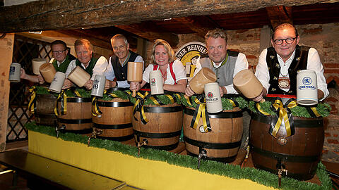 Die Brauereichefs Martin Leiphard (Augustiner), Andreas  Steinfatt (Hacker-Pschorr), Michael Möller (Hofbräu) Kathrin Schilz (Löwenbräu), Jan Huff (Paulaner), Bernhard Klier (Spaten) (v.l.).