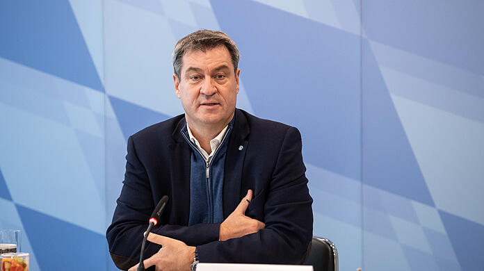 Ministerpräsident Markus Söder (CSU) verkündet am Donnerstag striktere Corona-Regeln in Bayern.