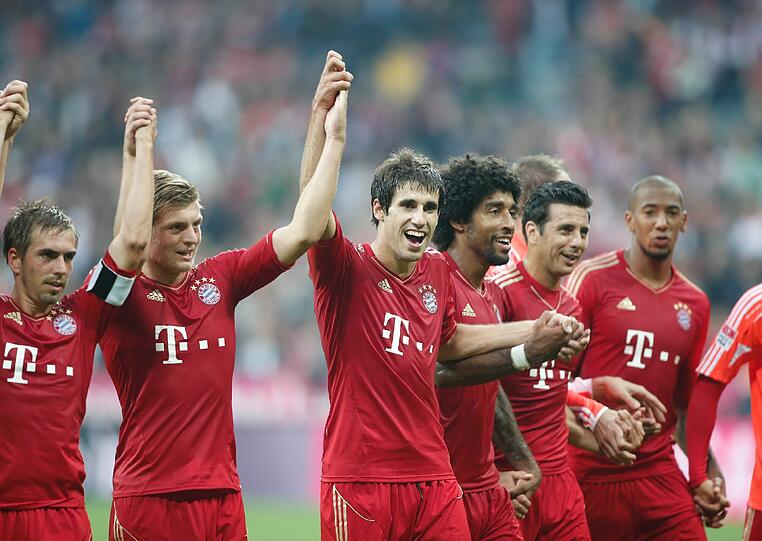 An seinem 24. Geburtstag darf 40-Millionen-Transfer Javi Martínez zum ersten Mal für die Bayern spielen. In der 77. Minute löst er Schweinsteiger ab - und beeindruckt mit einem Pass.
