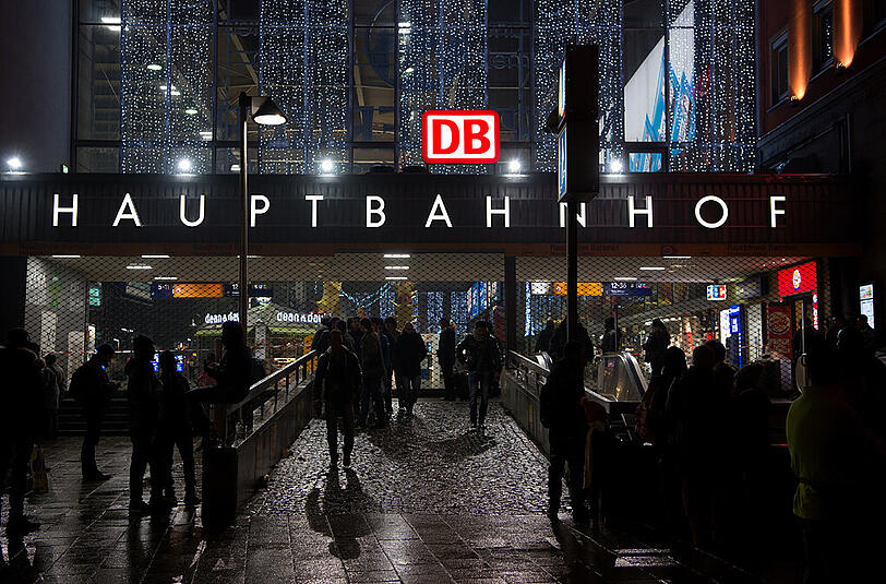 Aufgrund der Terror-Warnung wurde der Hauptbahnhof evakuiert und abgeriegelt.