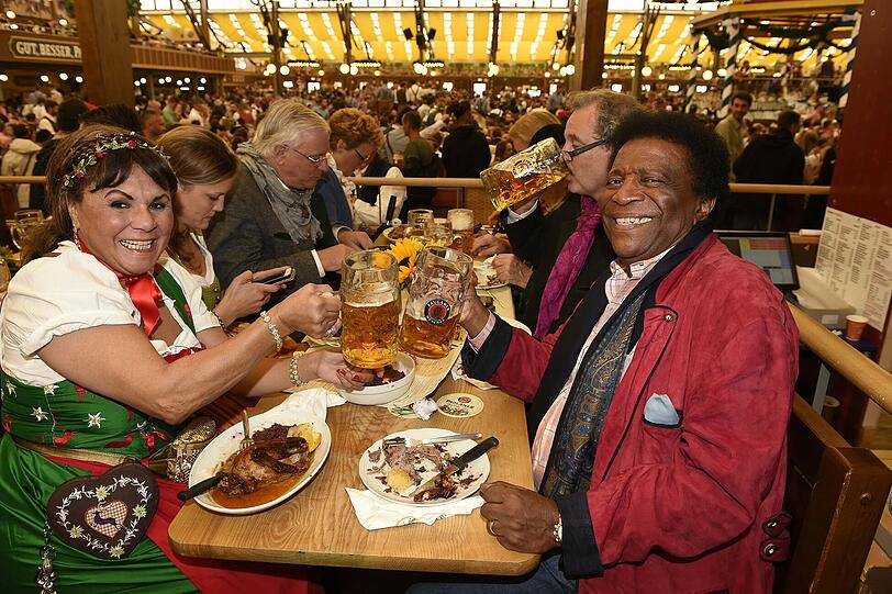 Roberto Blanco und Schwester Antonia von Staudt im Winzerer Fähndl