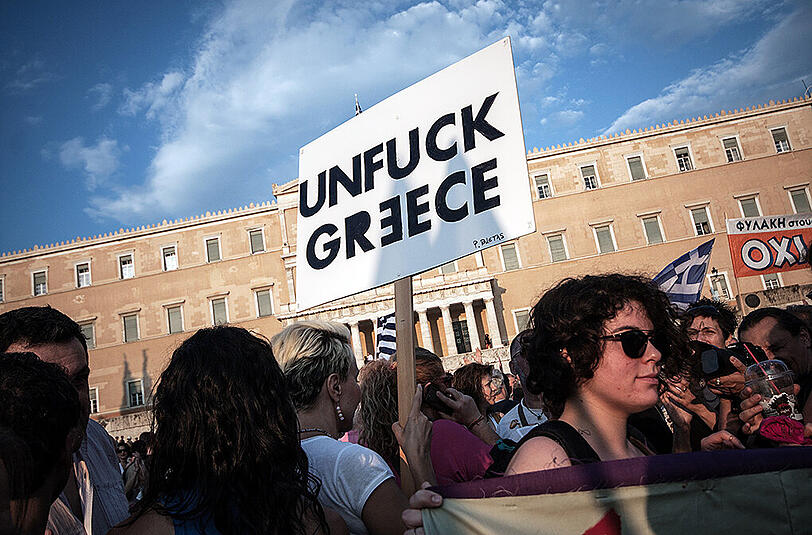 Unfuck Greece: Während Tsipras und varoufakis um eine Einigung in letzter Minute kämpfen, demonstrieren Athener für ein "Nein" beim Referendum.