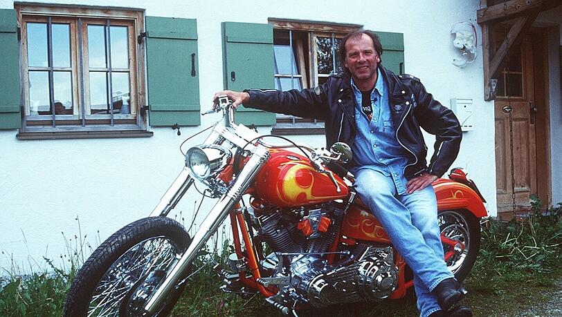 Harley-Fan: Auch nach seinem schlimmen Unfall 2003 cruist Fierek noch heute gern herum. Harley-Fan: Auch nach seinem schlimmen Unfall 2003 cruist Fierek noch heute gern herum.