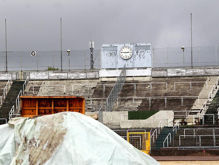 Beim offiziellen Rundgang am Donnerstag im Grünwalder Stadion wird präsentiert, wie weit die Sanierungsarbeiten sind. Wir haben die Baustelle vorab inspiziert - die Bilder vom Sechzgerstadion!