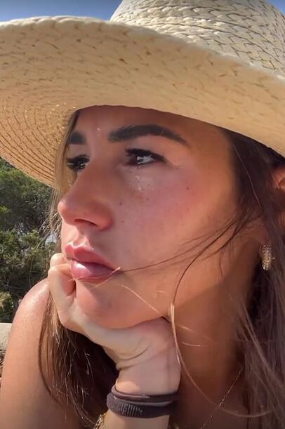Sarah Engels weint in ihrem Instagram-Video. Sarah Engels weint in ihrem Instagram-Video.