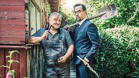 Eine tote Frau im Schrebergarten stellt Kommissar Thiel (Axel Prahl, links) und Rechtsmediziner Boerne (Jan Josef Liefers) im 45. M&uuml;nster "Tatort" vor ein R&auml;tsel.