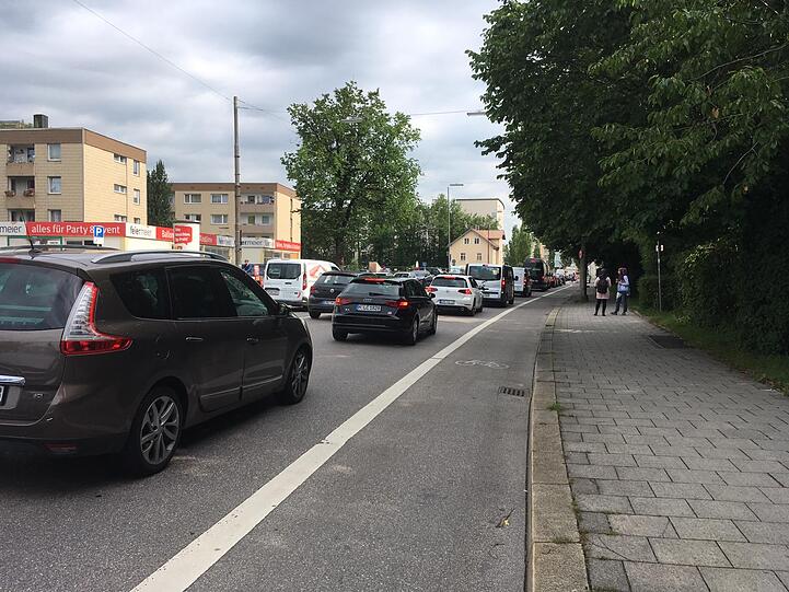 An der Plinganserstraße Nähe Harras sah's im Berufsverkehr so aus...