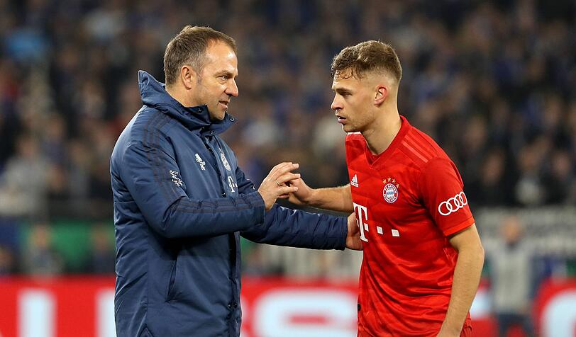 Joshua Kimmich (rechts) und Bayern-Trainer Hansi Flick (links).