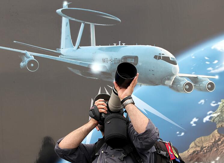 Bei der Internationalen Luft - und Raumfahrtausstellung in Berlin werden rund 230.000 Besucher erwartet.