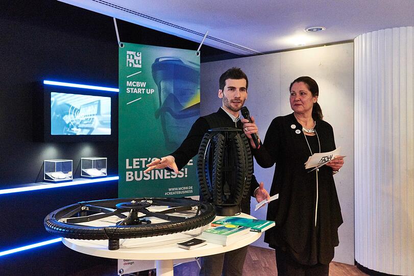 Programmvorstellung im BMW Pavillon: Die Munich Creative Business Week (MCBW) vernetzt Designbranche und Wirtschaftsunternehmen. Von 03. bis 11. März finden ihn München zahlreiche Workshops und Austellungen zum Thema "Design transforms" statt.
