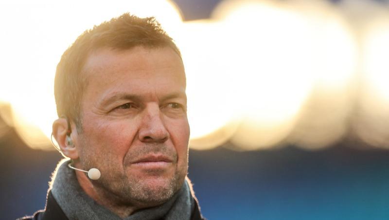 Ex-Nationalspieler Lothar Matthäus steht als Fernsehkommentator im Stadion. Foto: Jan Woitas/zb/dpa/Archivbild Ex-Nationalspieler Lothar Matthäus steht als Fernsehkommentator im Stadion. Foto: Jan Woitas/zb/dpa/Archivbild