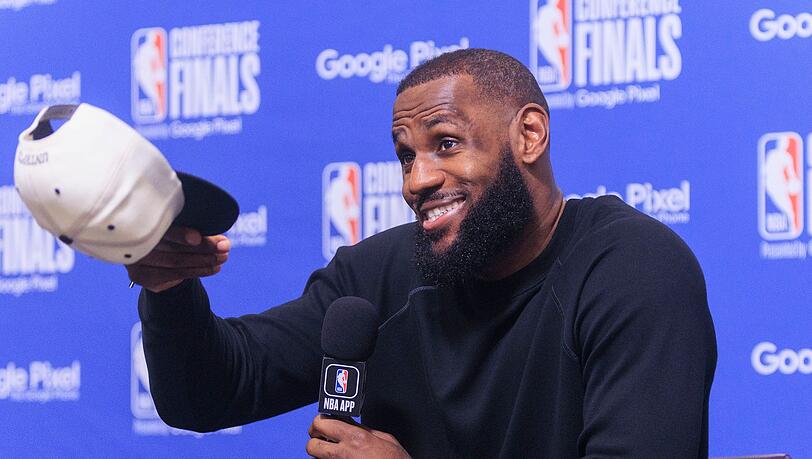 LeBron James und weitere NBA-Superstars wollen einem Bericht zufolge bei den Olympischen Spielen in Paris dabei sein.