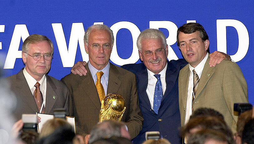 Sie brachten die WM 2006 nach Deutschland: Horst R. Schmidt, Franz Beckenbauer, Fedor Radmann und DFB-Mediendirektor Wolfgang Niersbach (v.l.). Sie brachten die WM 2006 nach Deutschland: Horst R. Schmidt, Franz Beckenbauer, Fedor Radmann und DFB-Mediendirektor Wolfgang Niersbach (v.l.).