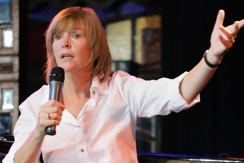 Katrin Sass spielt in "Das Schweigen" die Mutter der verschwundenen Pia.