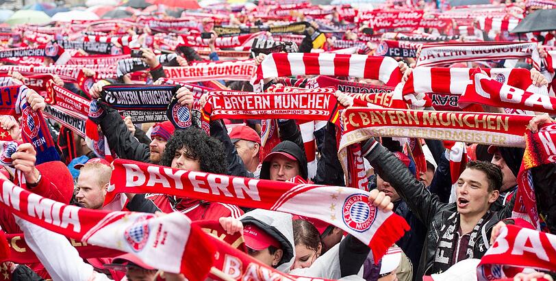 "Mia san Triple". Die Bilder von der Bayern-Siegesfeier am Sonntag.