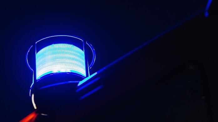 Die Feuerwehr konnte die Bewohner unverletzt aus dem Haus retten. (Symbolbild)