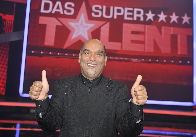 Freddy Sahin-Scholl posiert in Köln beim Finale der RTL-Castingshow "Das Supertalent"