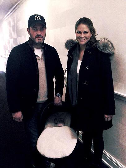 Prinzessin Madeleine und Chris O'Neill mit Leonore