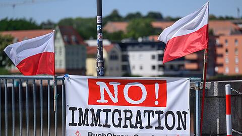 Polnische Rechtsradikale haben Bürgerwehren formiert, die an der Grenze nach Migranten suchen. (Archivbild)