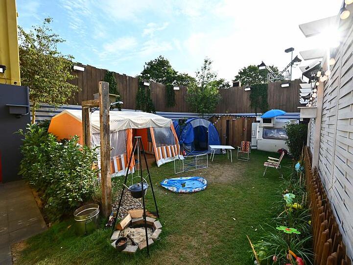 Es wird wohl eng auf dem Sat.1- Campingplatz.