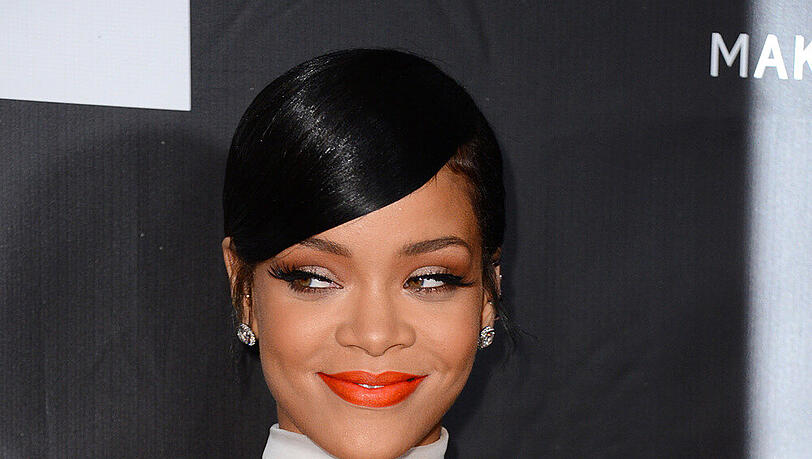 Stilikone Rihanna präsentiert den Orange-Trend einwandfrei Stilikone Rihanna präsentiert den Orange-Trend einwandfrei