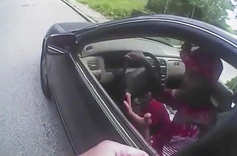 Aufnahmen der Body-Cam des Polizisten.