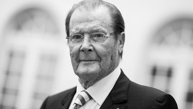Roger Moore (89): britischer Schauspieler (James Bond) (23. Mai).