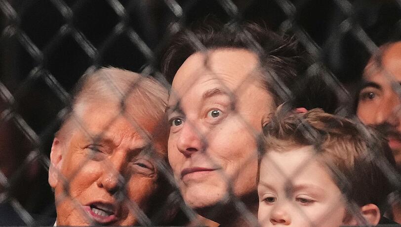 Trump, Musk mit 4 Jahre altem Sohn bei Kampfsport-Spektakel