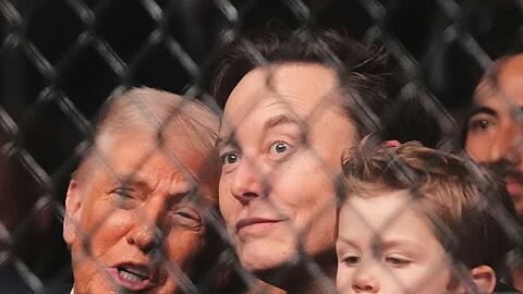 Trump, Musk mit 4 Jahre altem Sohn bei Kampfsport-Spektakel