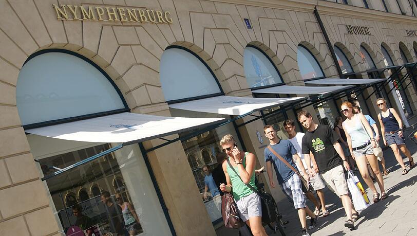 Wohl vor dem Ende: Der Nymphenburg Porzellan-Laden in der Brienner Straße. Wohl vor dem Ende: Der Nymphenburg Porzellan-Laden in der Brienner Straße.