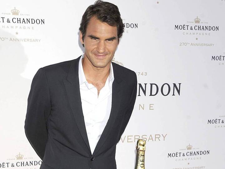 Dass er 2014 auf ein zweites Zwillingspärchen anstoßen können wird, wusste Roger Federer bei der Schaumwein-Geburtstagsfeier im Sommer 2013 vermutlich noch nicht