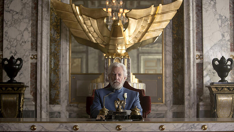 Donald Sutherland als Coriolanus Snow in "Die Tribute von Panem - Mockingjay Teil 1" Donald Sutherland als Coriolanus Snow in "Die Tribute von Panem - Mockingjay Teil 1"