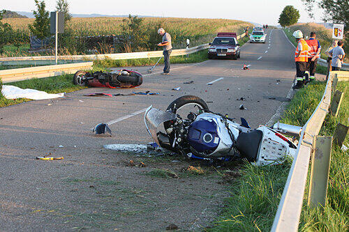 Zwei Tote forderte dieser Motorradunfall.