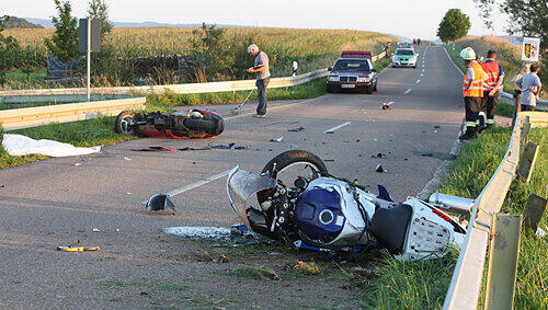 Zwei Tote forderte dieser Motorradunfall. Zwei Tote forderte dieser Motorradunfall.