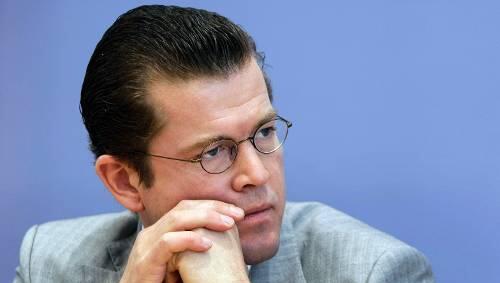 Der 36-jährige Adelige ist der neue CSU-General: Karl-Theodor zu Guttenberg. Der 36-jährige Adelige ist der neue CSU-General: Karl-Theodor zu Guttenberg.